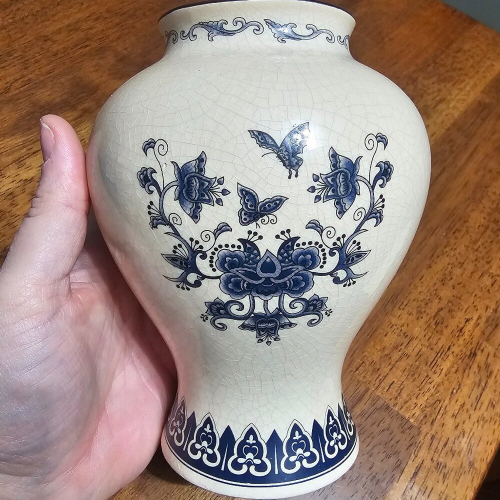 K's Collection Ceramic Vase - Picture 2 of 6